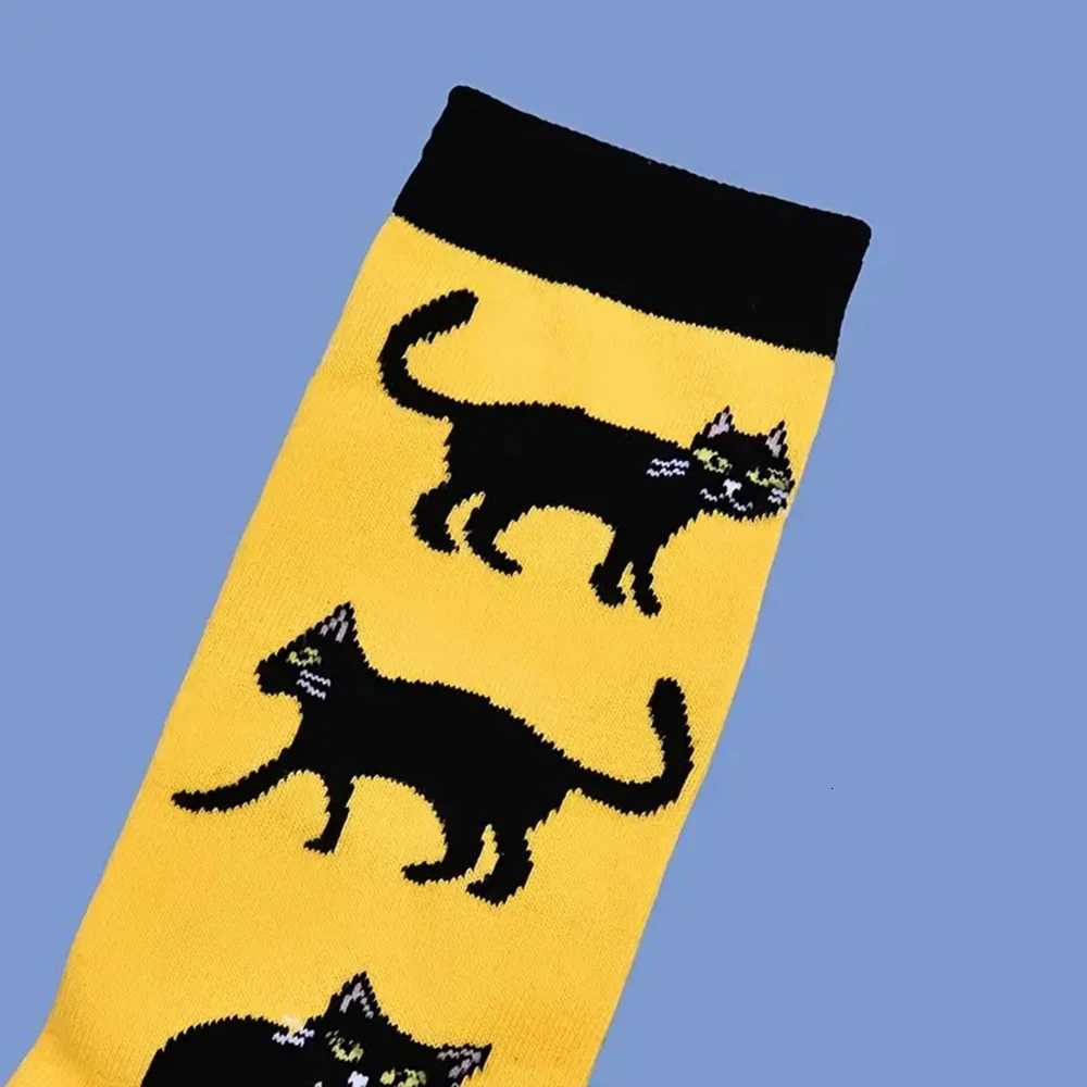 1/2 Pairs Cartoon Cat Pattern Men Cotton Mid Tube Socks Fashionable Printing Soft Comfortable Breathable Sports Leisure Socks X2507251