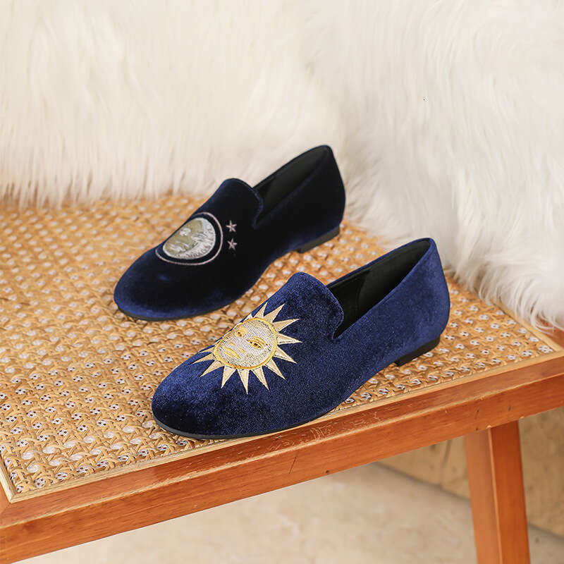 Grape Mom Style French Exquisite Embroidered Casual Slip-On Velvet Soft Sole Loafers for Women