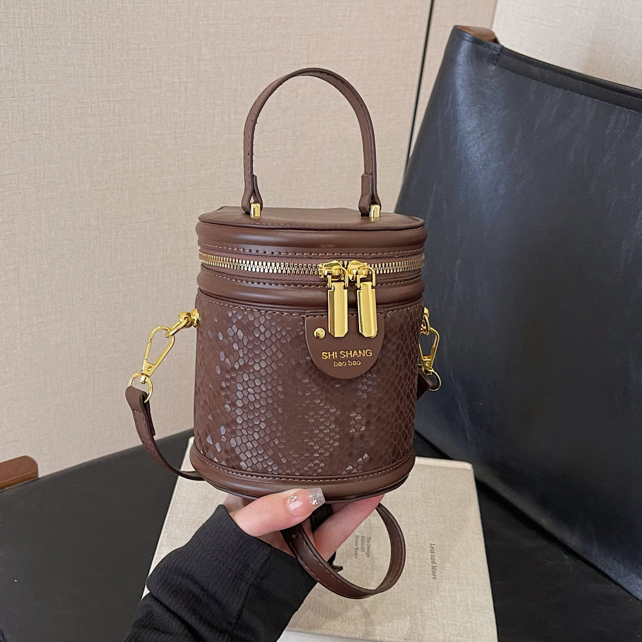 Luxury Brand Designer Bag This Year's Trend Snake Skin Pattern Handbag For Women Foreign Trade Spring Summer High-End Cylinder Single Shoulder Cr