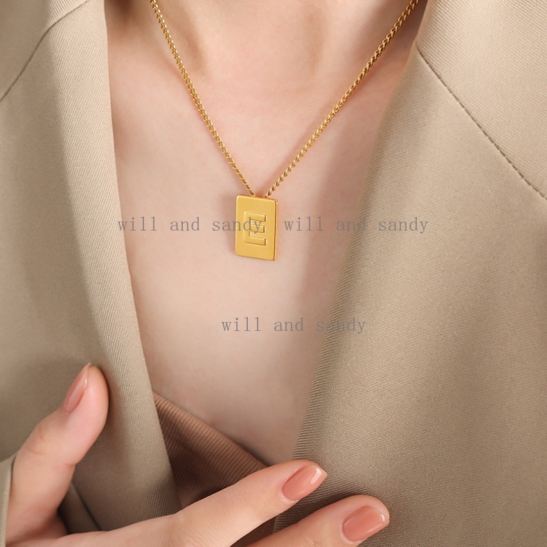 Waterproof 18k Gold Square English Letter Pendant Necklace Designer Jewelry Charm Stainless Steel Chain Alphabet Initial Name Necklaces for Women Fine