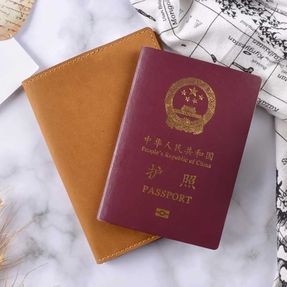 New Arrivals Genuine Waxed Feeling Leather Passport Cover Solid Credit ID Card Case Holder Business Unisex Travel Wallet Z250725
