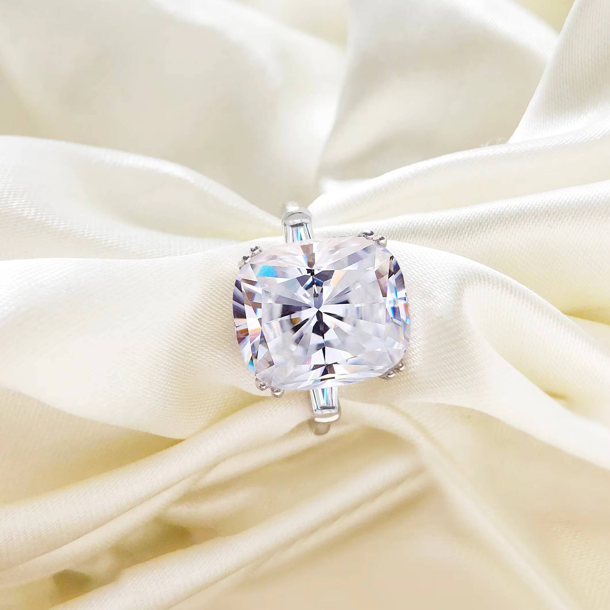 Luxury Rectangle Radiant Cubic Zirconia Moissanite Ring for Women Wedding Engagement Bridal Party Ring Jewelry Gift