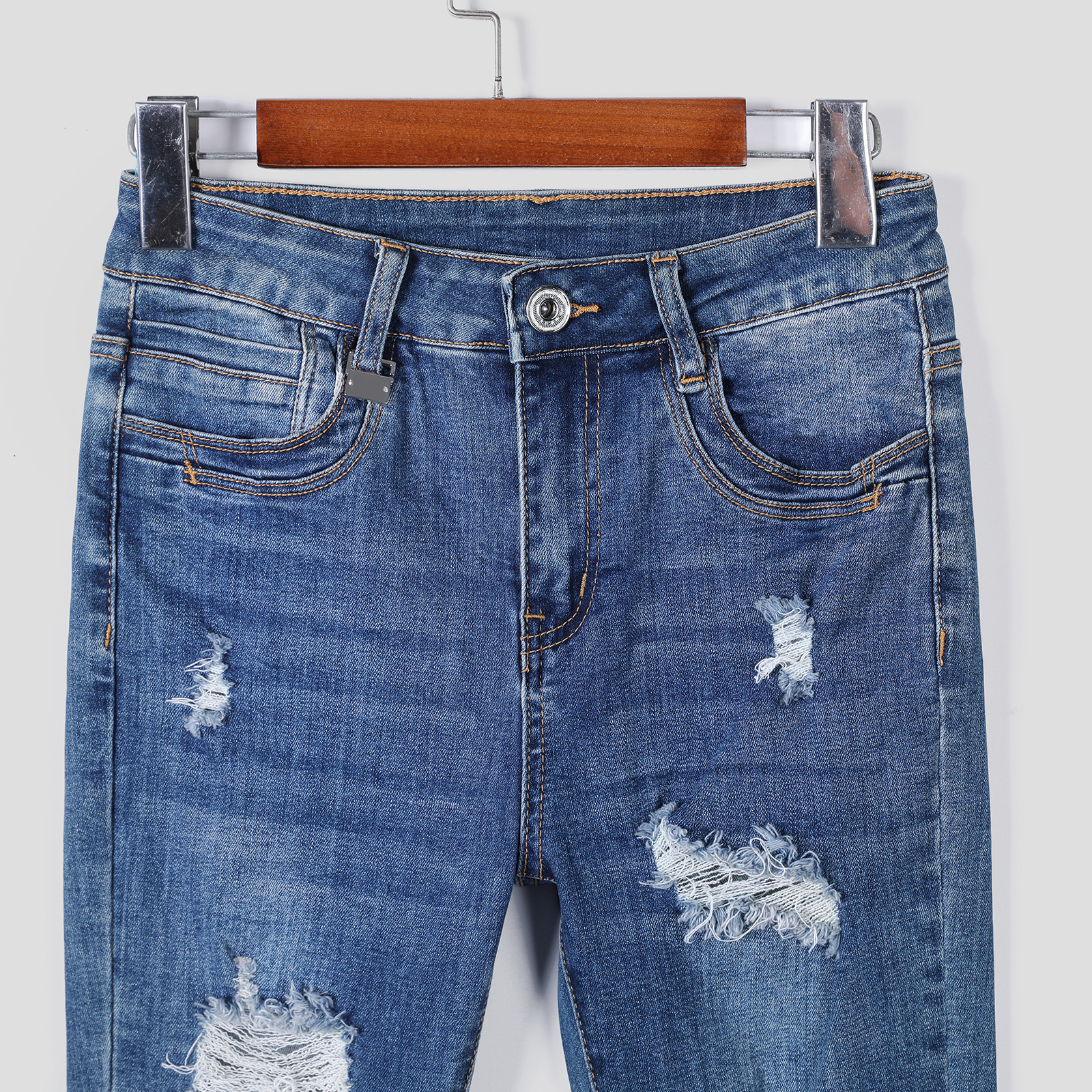 Women's tight jeans with stretch slim fit lifted buttocks and long legs are versatile for daily casual wear