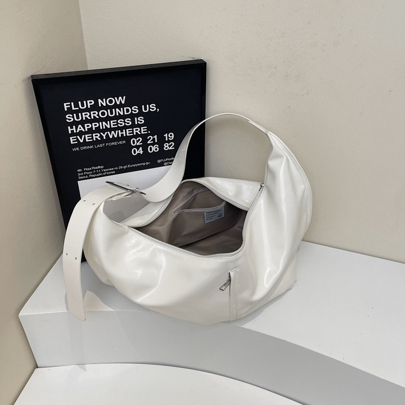 2025 autumn new large capacity underarm bag, spicy girl style, niche design, versatile fashion handbag, women's shoulder bag, designer bag