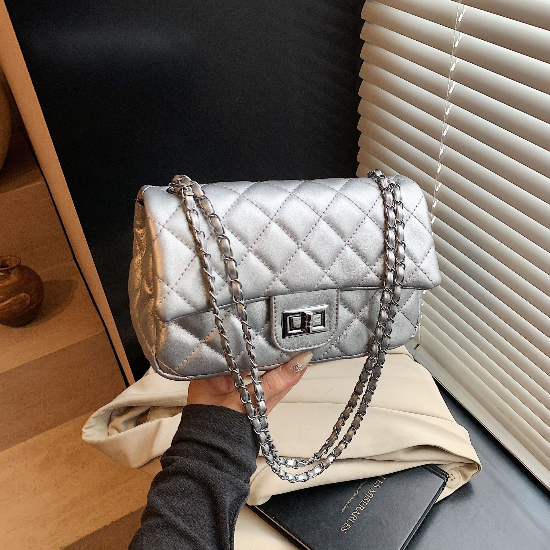 Luxury Brand Designer Bag Quilted Chain Bag For Women 2025 Spring Summer New Fashion High-End Feel Women's Shoulder Crossbody Bag Versatile Small