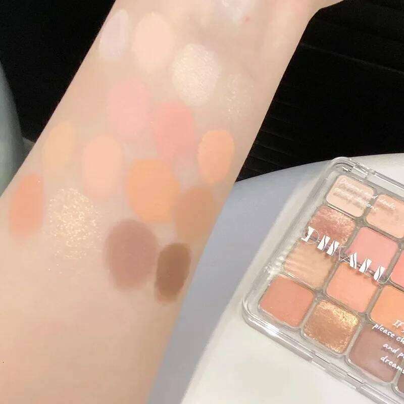 16 Colors Matte Eyeshadow Palette Melon Color Earth Tone Eye Shadow Makeup Waterproof Silkworm Brightening Glitter Plate X250723 X250