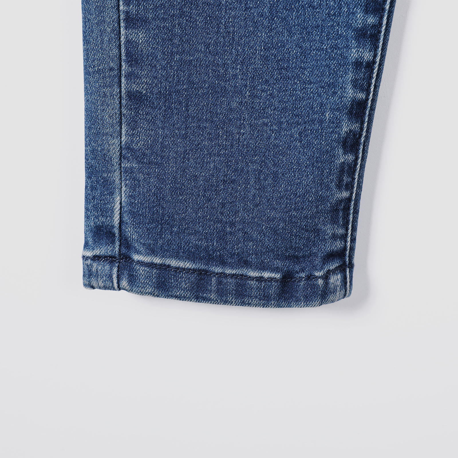 Tight jeans for women lifting hips to make them look slimmer and slim Stretch denim fabric fashionable and versatile pencil pants