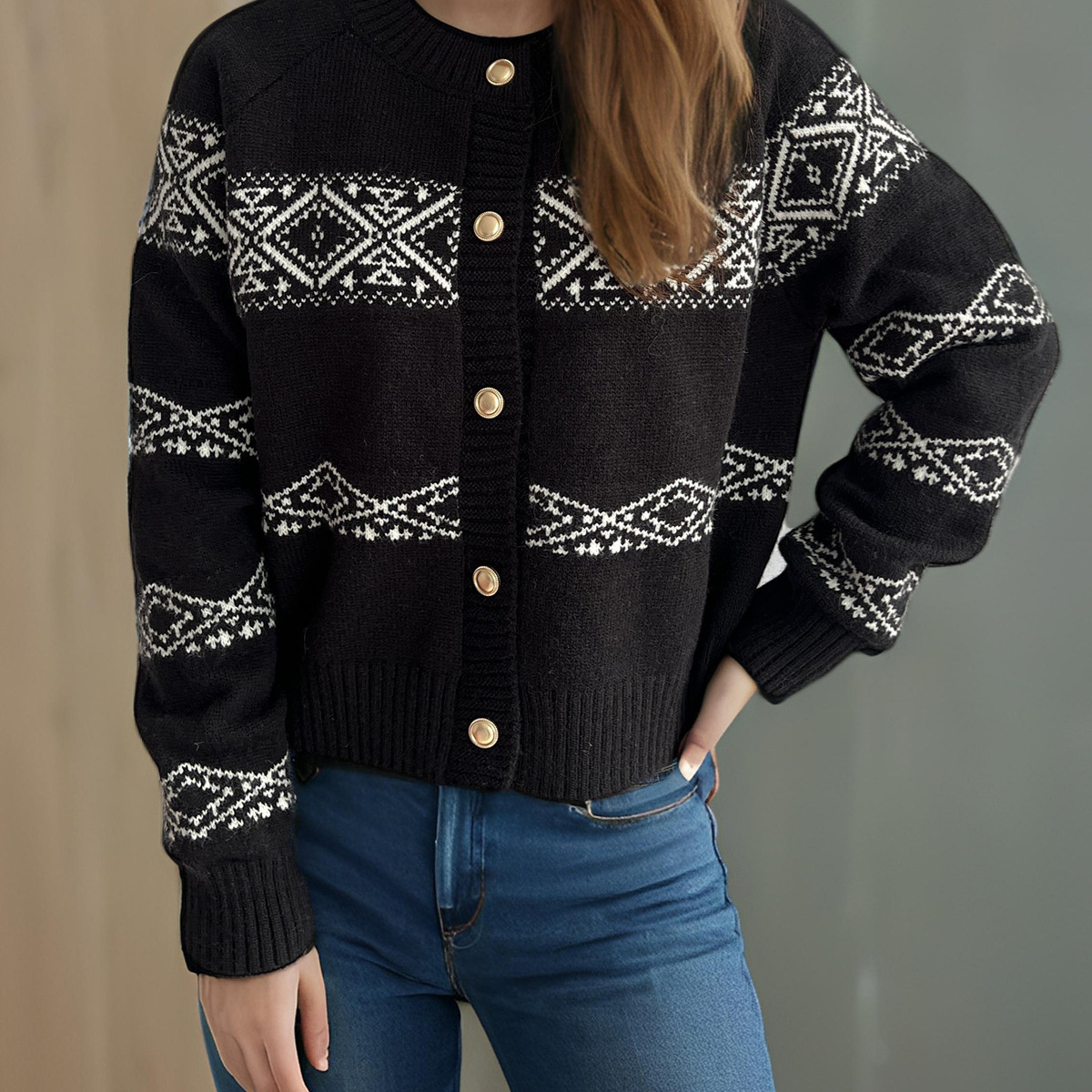 new Free shipping designer sweater for women Casual simple comfortable sweater personalized outer knitted sweater