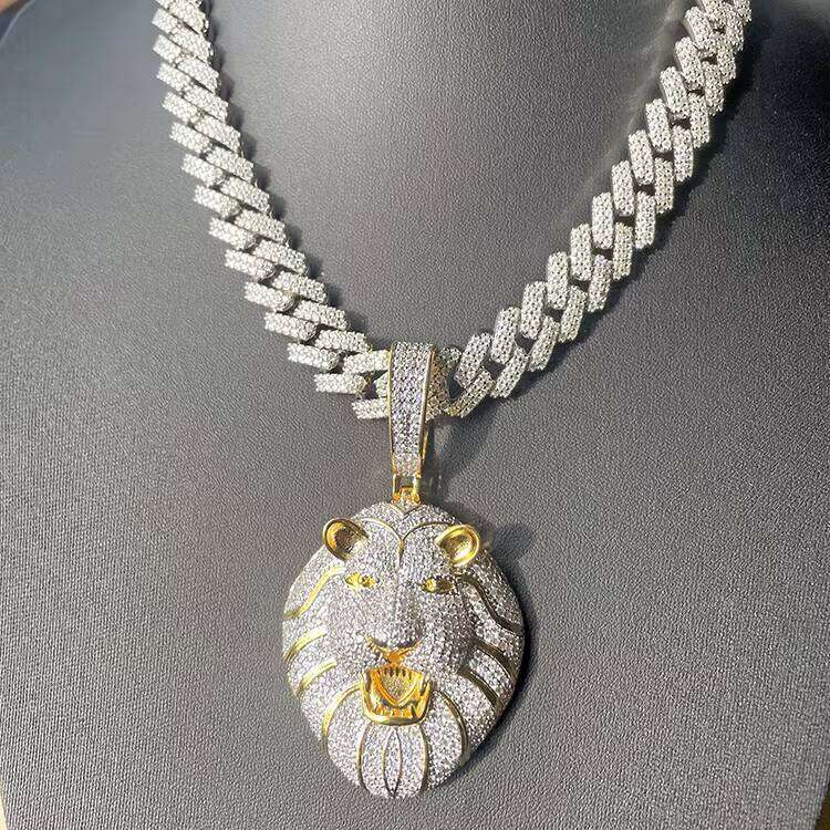 2023 Hip Hop Jewelry Lion Head Charm Moissanite Dia Copper Gold Plating Iced Out Necklace Pendant