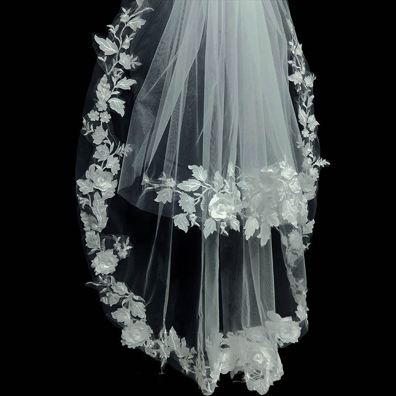 Romantic Bride Veils 2 Tier Short Appliques Lace Edge Wedding Veils With Comb Wedding Accessories Customized