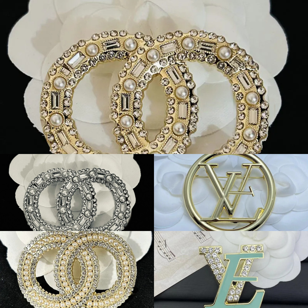 Letter Brooches Brand Designer Gold Plated Brooch Crystal Suit Pin Jewelry Accessories Wedding Party Gifts 20 Style