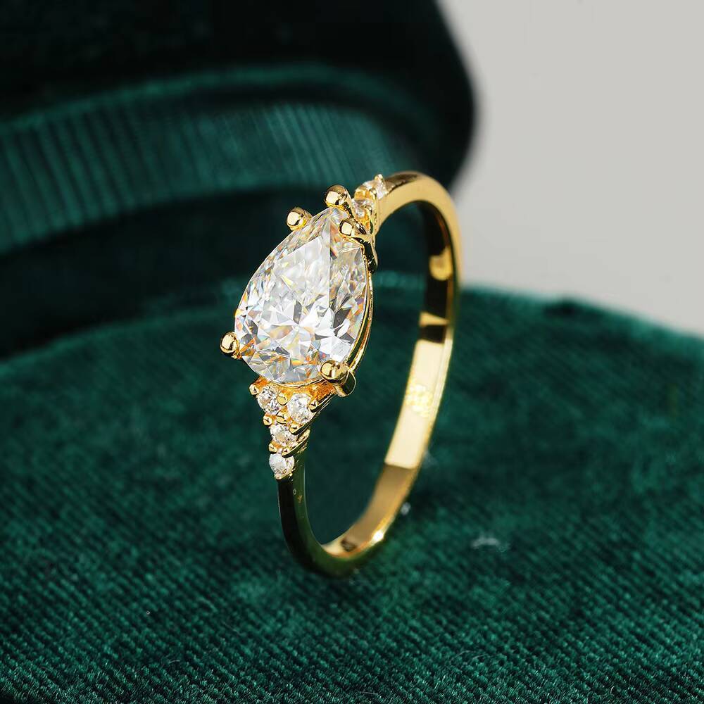 Wholesale 14K Gold Plated Pear Cut Moissanite Ring Trendy Engagement Wedding Ring 1.5ct with GRA Certificate Gift