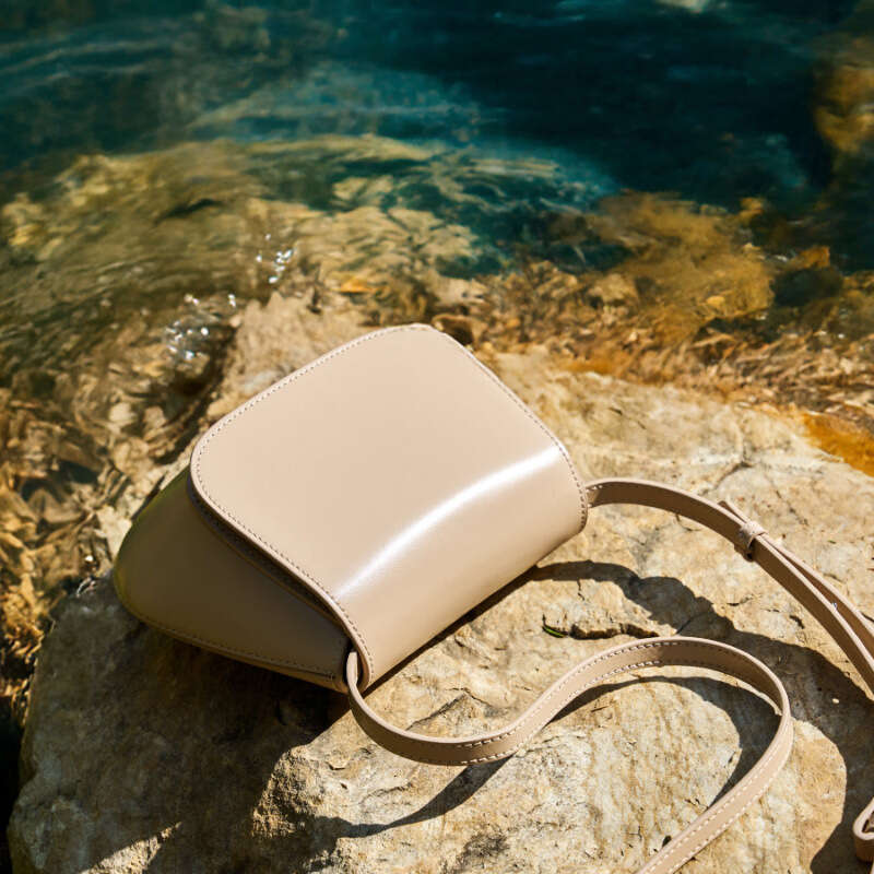 Designer bag :Chic High-Quality Genuine Leather Crossbody Bag by Top Designers Stylish Chestnut Tone for Modern Females