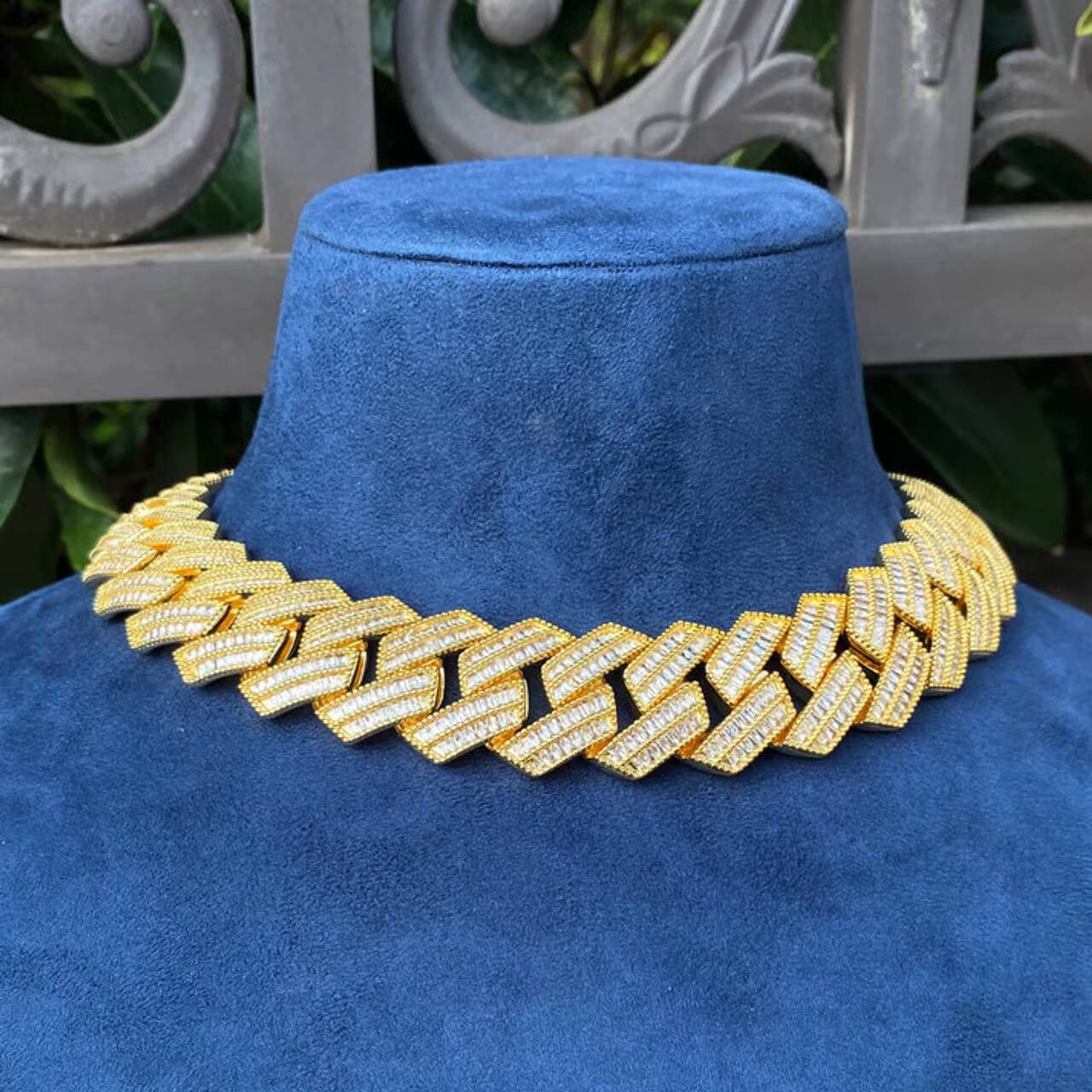 New Arrival Luxury Mens Custom 30mm VVS Moissanite Miami Cuban Link Hip Hop Chain Necklace