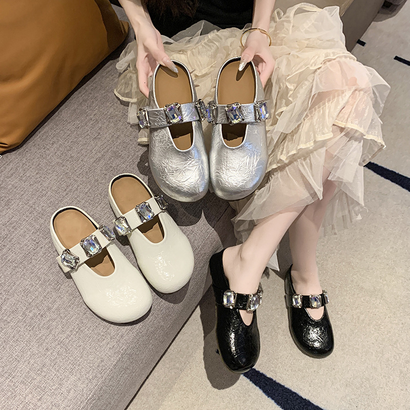 Trendy Fairy Style Square Closed Toe Rhinestone Versatile Slippers Women's Shoes Summer Outdoor 2025 New Flat Sandals ddmythur