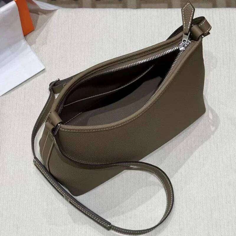 Luxurious designer Berlingot Vintage Women's Crossbody Stainless Steel Hardware Leather Underarm Bag Soft Cowhide Top Layer Motorcycle Equipmen