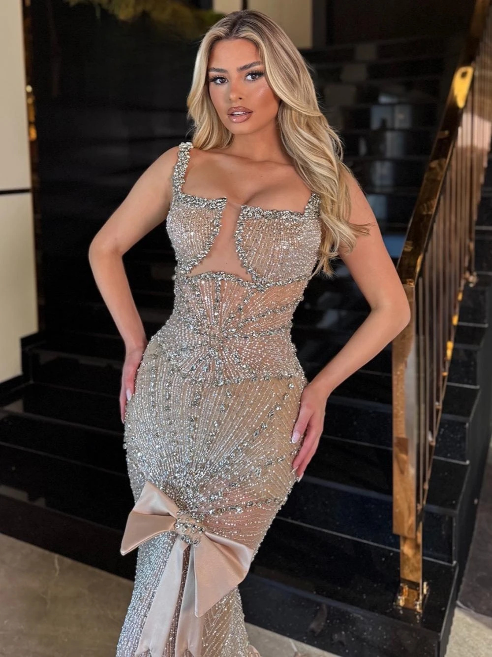 Royal Square Neck Crystal Mermaid Evening Dress Glitter Sequined Sleeveless Bridal Gown Bow Appliques Bride Dresses Customized