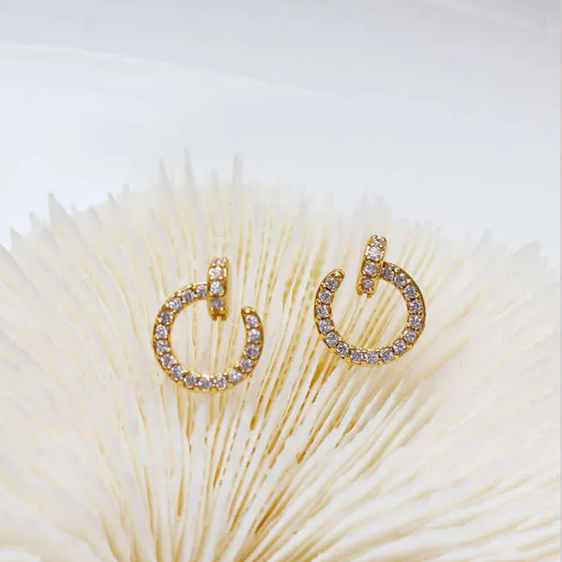 Style French Minimalist High-End Earrings Ear Clips for Women Micro Pave Zirconia Half Round Personality Screw Stud Design