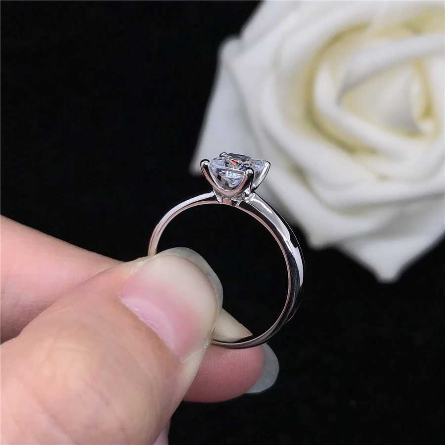Certified 1CT Princess Cut Moissanite Engagement Ring Authentic 18k White Gold Womens Wedding Anniversary Ring W250417