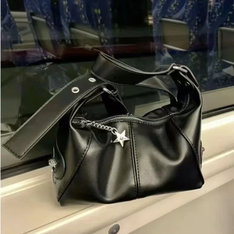 New Designer Men's Underarm Motorcycle Bag 2025 New Retro Shoulder Bag Handbag Women's Punk Style Handbag Fitness Bag Vacation Bag Beach Bag