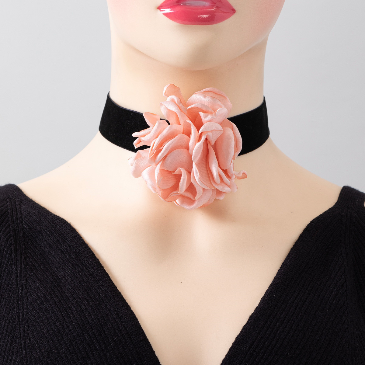 Fashion Geometric Elegant Romantic Temperament Rose Flower Flocked Fabric Collarbone Chain Bracelet Necklace Jewelry for Women