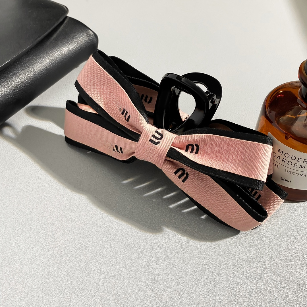 The Bow-Shaped Hair… - image