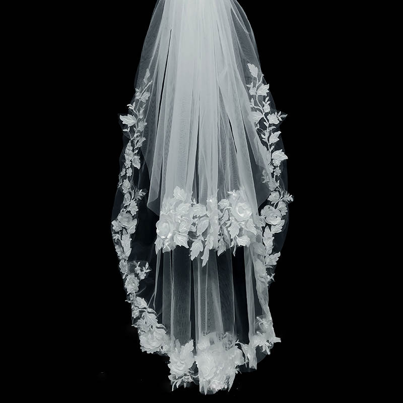 Romantic Bride Veils 2 Tier Short Appliques Lace Edge Wedding Veils With Comb Wedding Accessories Customized