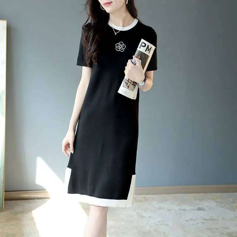 Designer Leisure High Quality 2024 Spring/Summer Women's Ice Silk Knitted Short-Sleeved Split Dress, Literary Style O-Neck Knee-Length Package Hi