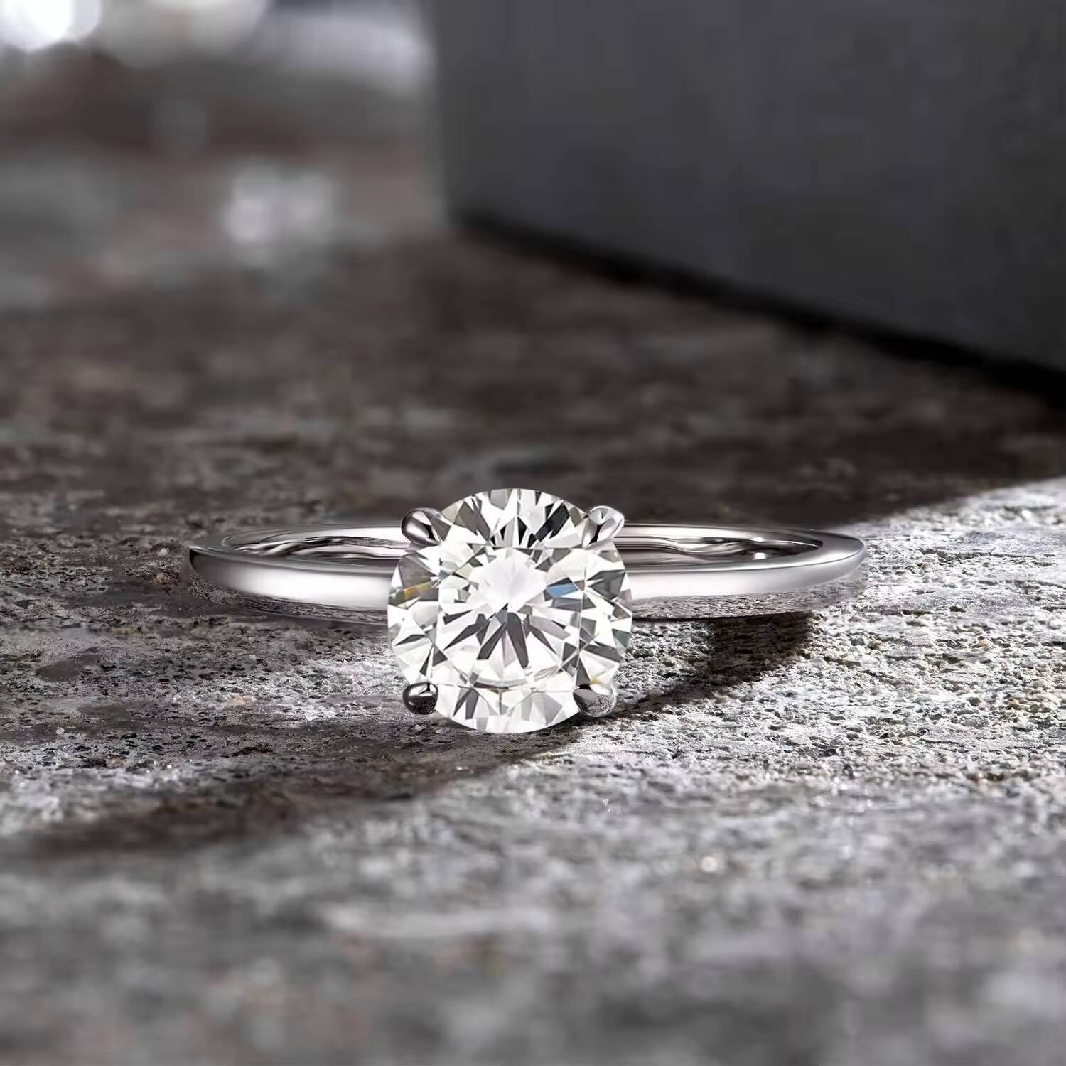 Tempusort 1.5CT Round Cut Moissanite Solitaire Engagement Ring Anti Tarnish Jewelry Rings for Women