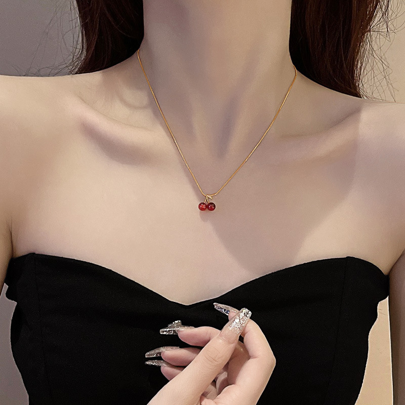 Elegant Red Cherry Pendant Necklace for Women, Summer Fresh Simple Exquisite Light Collarbone Chain Versatile Trendy Jewelry for Women