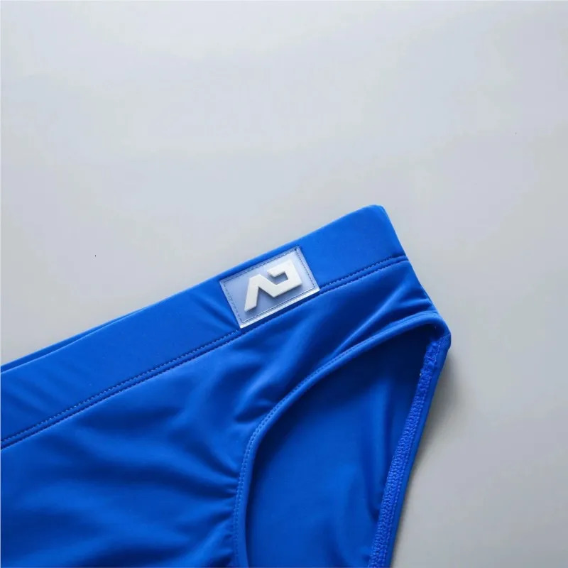 Addicted Mens swimming trunks with low waist sexy big antiembarrassing quickdrying young mens sports briefs 250717