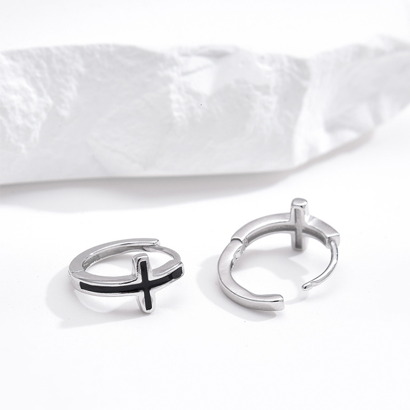 S Pure Sier Black Resin Cross Niche Minimalist Style Elegant Hoop Light Unisex Cool and Handsome Earrings Jewelry for Women