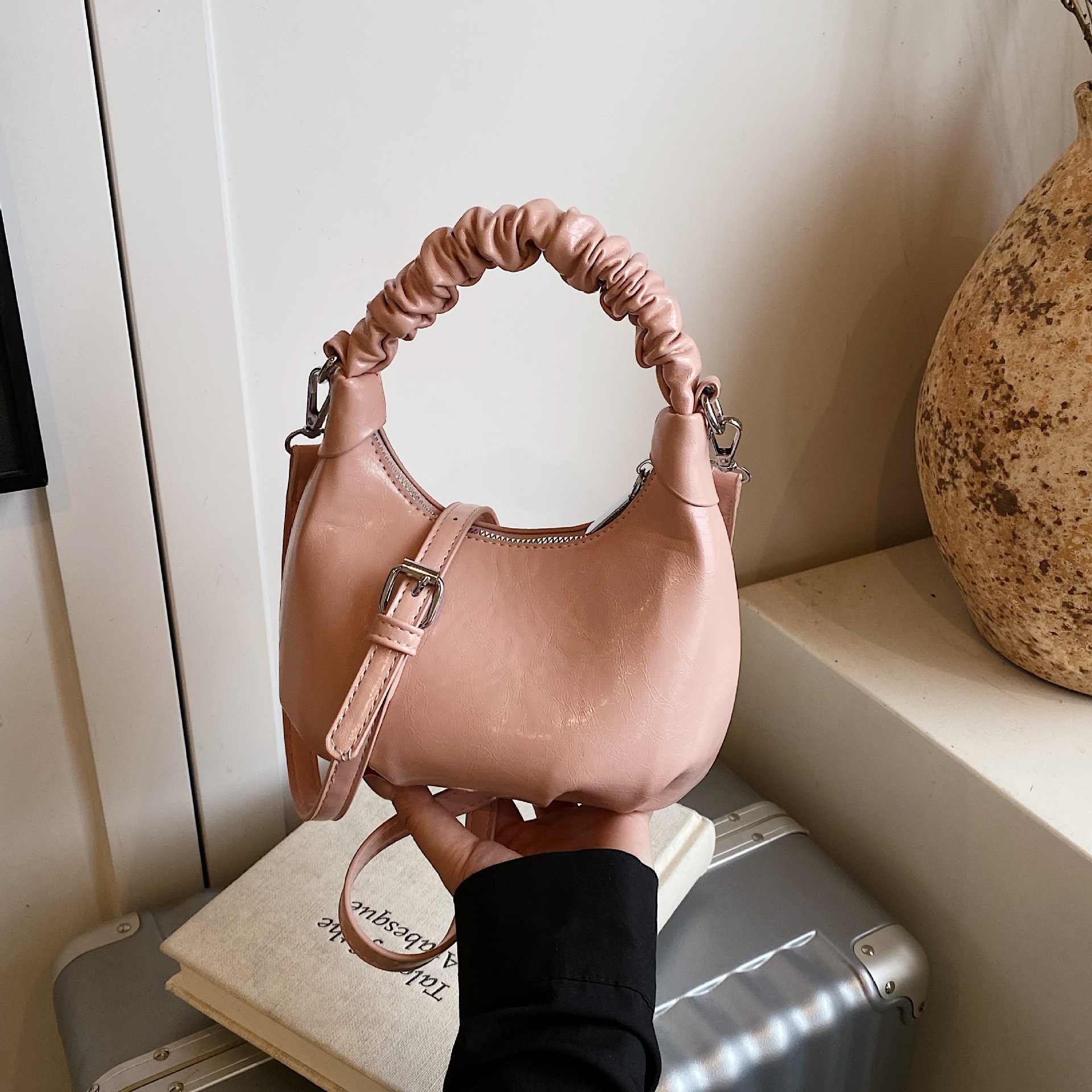 Luxury Brand Designer Bag 2025 Spring Trendy Pleated Versatile Korean Chain Handbag For Women Spring New Fashionable Personality Casual Crossbody Bag