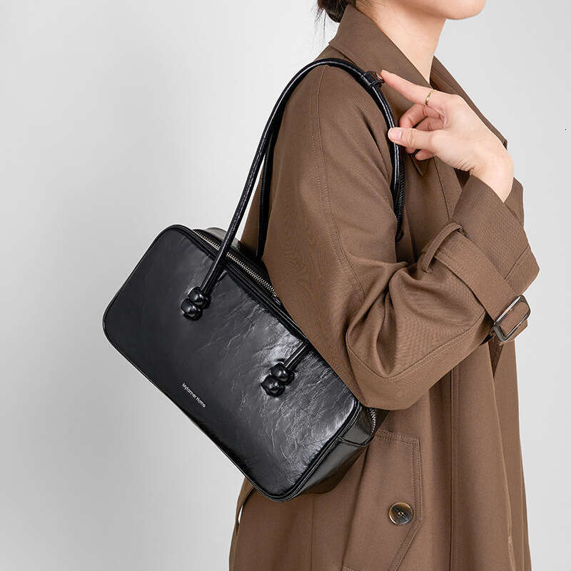 Designer Bag Tote Bag Designer Shoulder High-End Niche First Layer Cowhide Boston Bowling Large Capacity Black Underarm Women Genuine Leather Pillow B