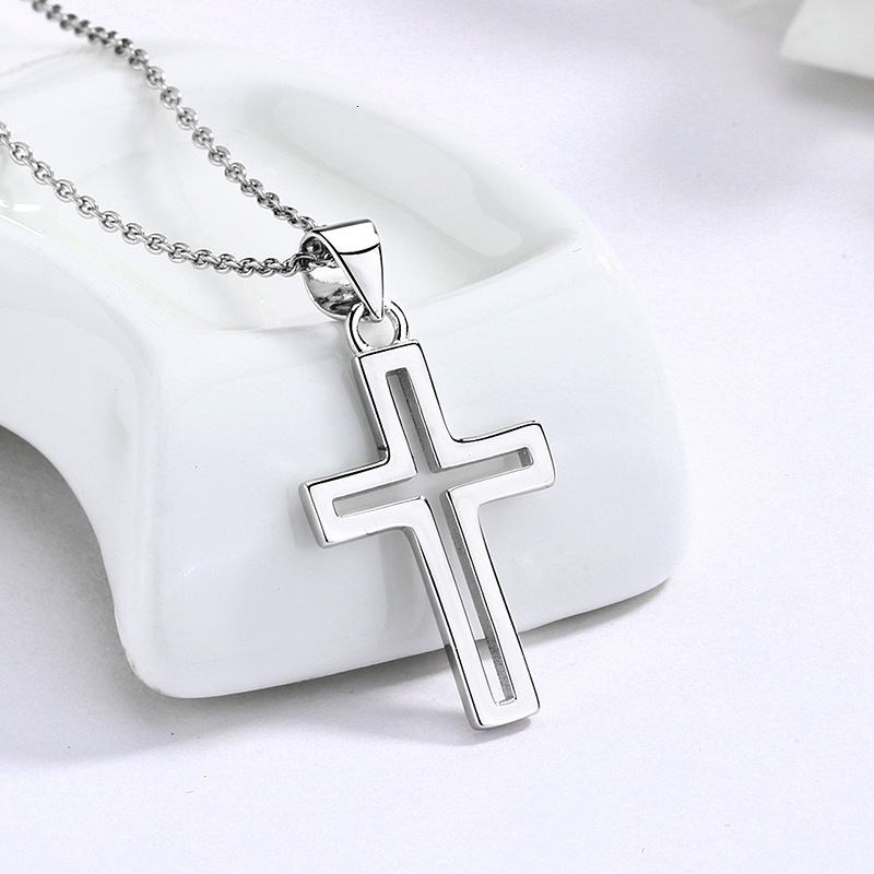 Sterling Sier Hollow Cross Necklace for Women Fashion Versatile High-end Pendant Clavicle Chain Jewelry for Women
