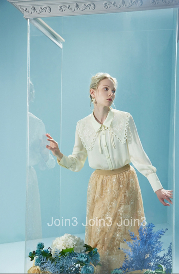 Summer New Womens Lace Shirt Fashionable Elegant Turn-down Collar White Womens Top 2346