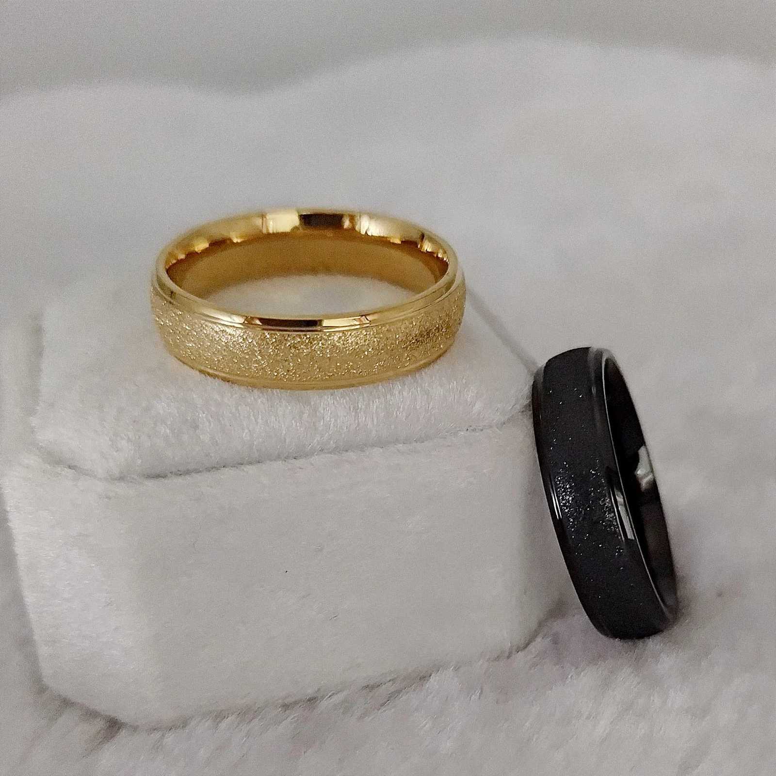 Wholesale mens and womens dome shaped love wedding rings fashionable party clothing 24 gold-plated stainless steel jewelry couple rings W250417