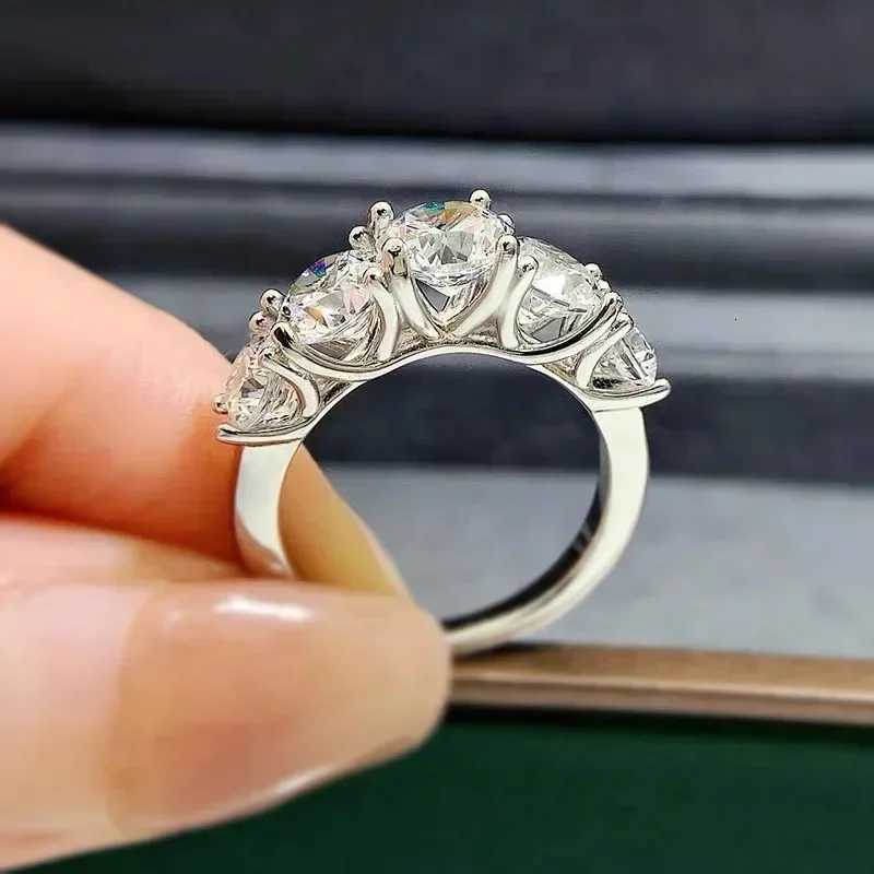 Super Luxury 18K white gold ring set with 5 sparkling diamonds all 5 carats VVS1 D silica womens wedding ring W250417