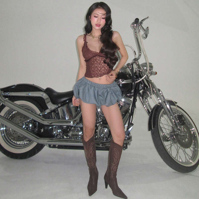 2025 Summer INS Style Lace Trim Crop Halter Neck Versatile Camisole Top with Flower Bud Short Skirt for Women c38