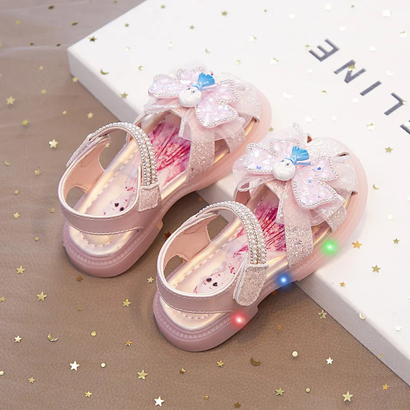 KidsSandalsl Led Light Elsa Princess Frozen PU Leather Sequin Pearl Summer Shoes Antislip Breathable Pink Blue Size 2232 250725