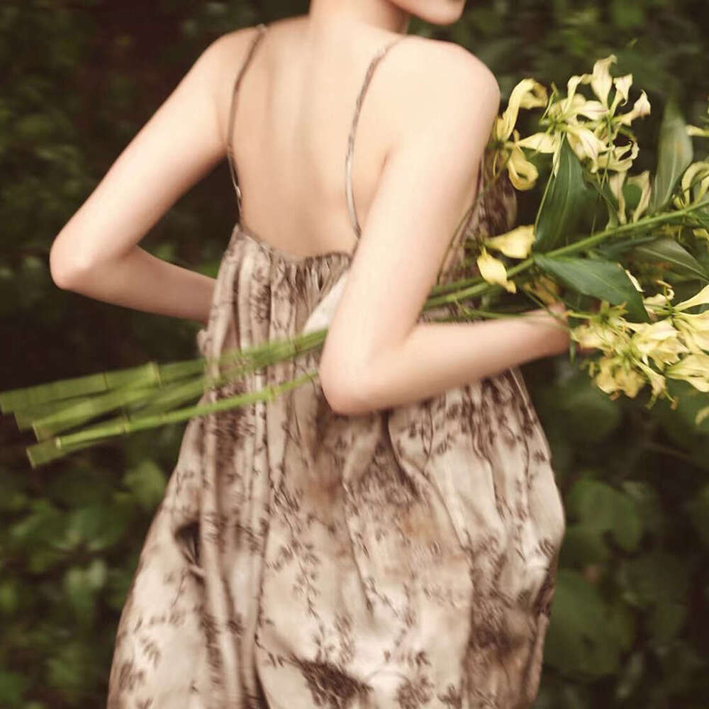 2025 Summer New Slim Fit Elegant Floral V-Neck Backless Fashion Strap Dress for Women 972
