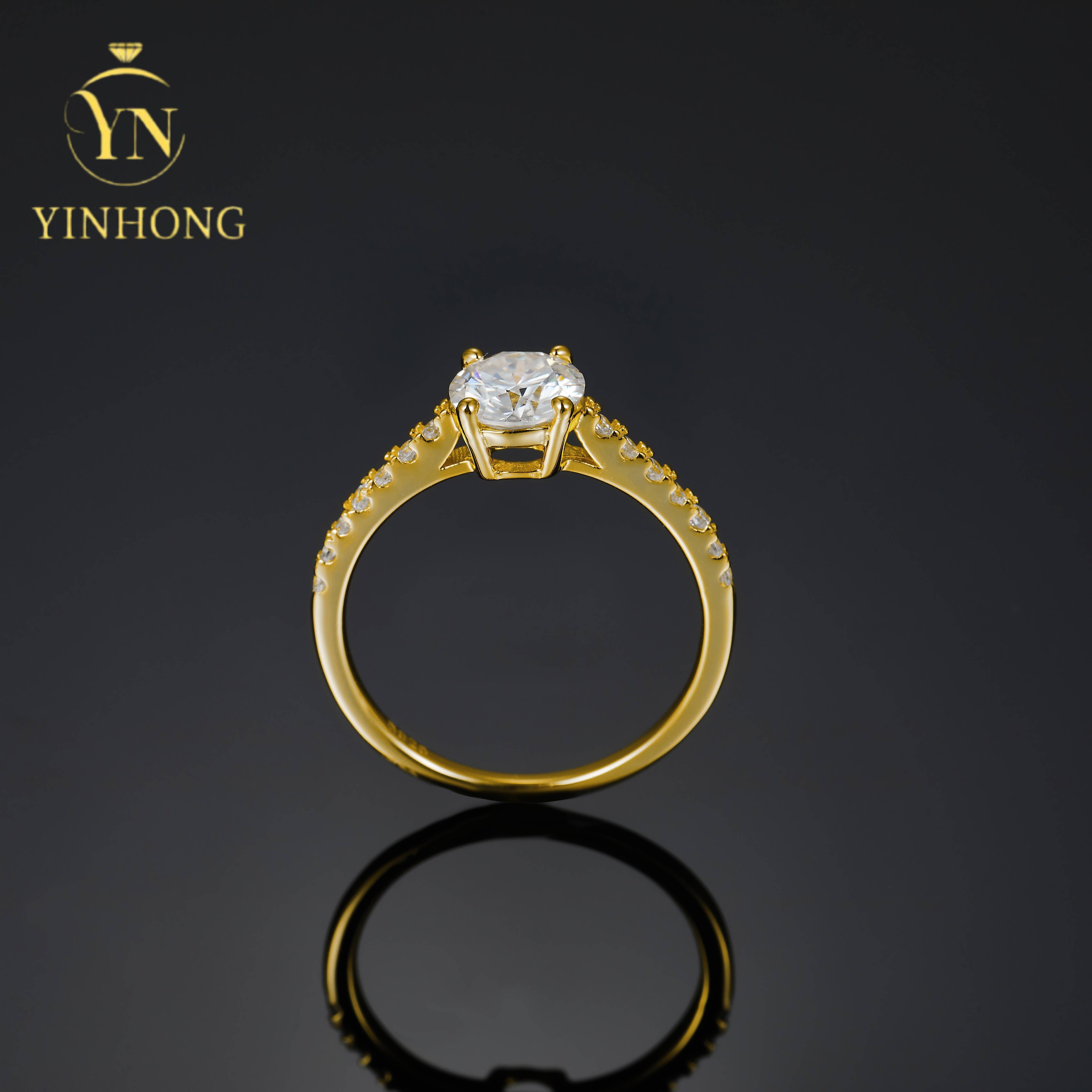 Wholesale Zircon and Moissanite Diamond Four-claw Ring for Wedding Engagement 925 Sterling Silver Rings