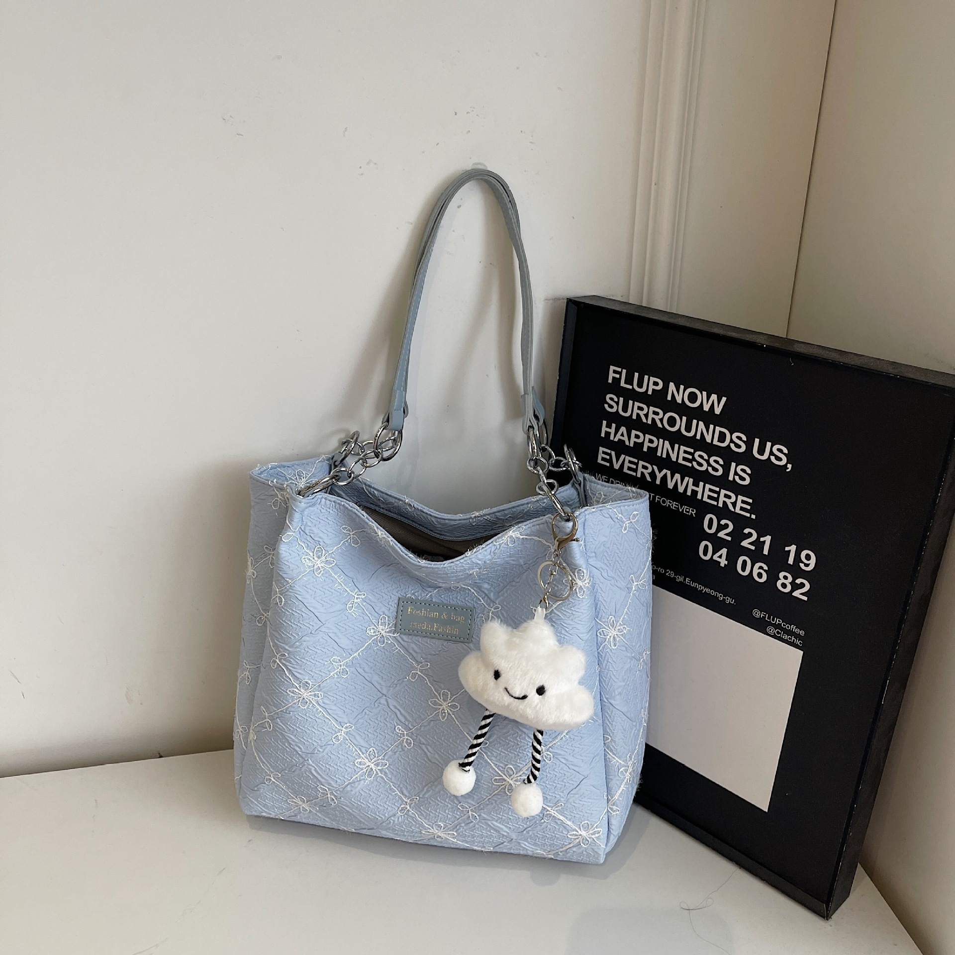 Luxury Brand Designer Bag Large Capacity Bag For Women Practical Versatile 2025 New Trendy Shoulder Shopping Bag Commuting Tote Bag