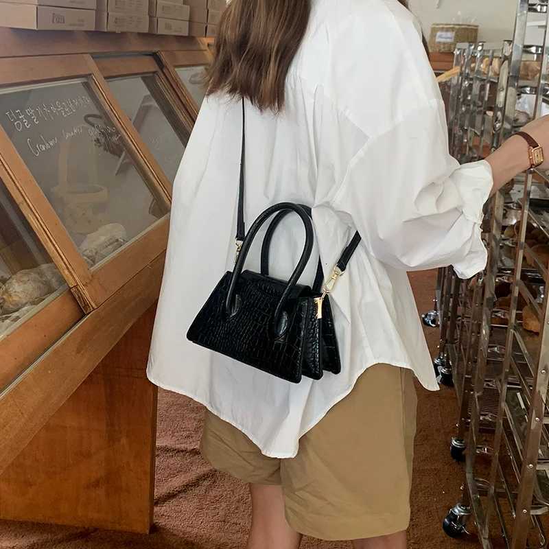 Fi Small Square Wen Cluh Purse Handbags New Simple Ladies Messenger Bag Solid Color Fem Shoulder Crossbody Bags Y250725