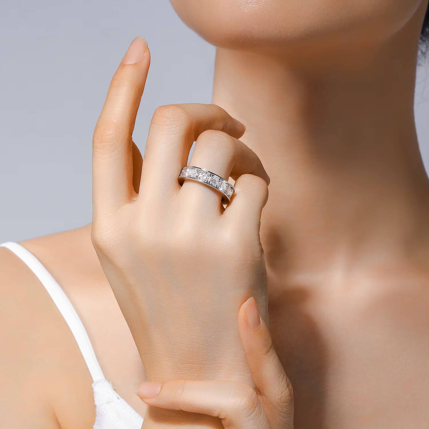 High-End 2MM Moissanite Engagement Ring with True D-Color Diamond Tester-Passed S925 Pure Silver Inlay Luxury Jewelry