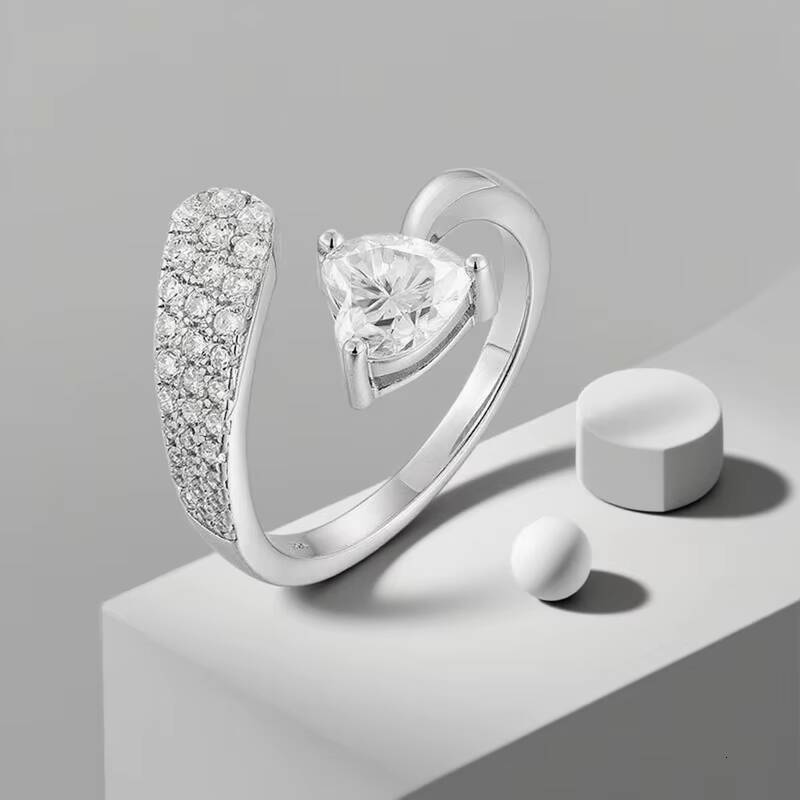 Moissanite Ring Diamond Vvs Ring Womens Fashionable and Simple Open Ring with Heart-shaped Moissanite Inlay Customization
