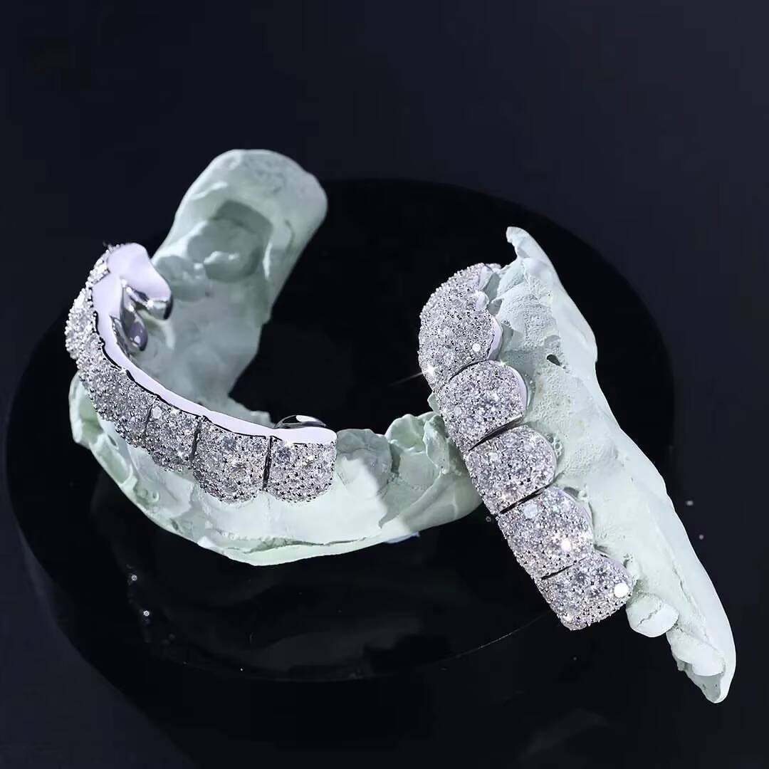 Custom VVS Moissanite 925 Sterling Silver Fine Jewelry Mosaic Set Diamond Grillz for Teeth 8 on 8