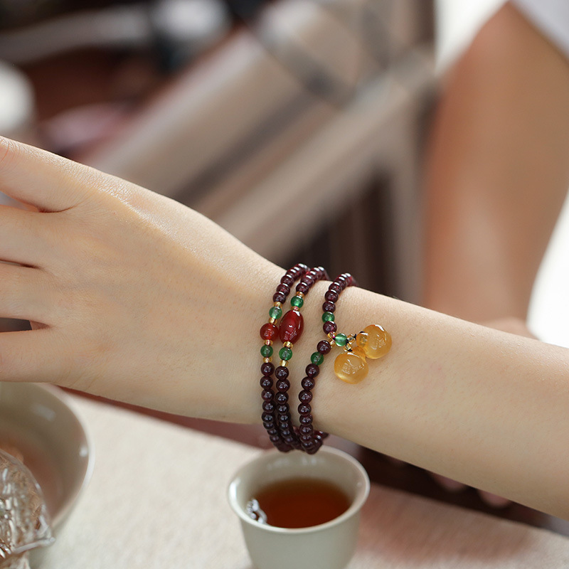 New Design Chinese Style Versatile Garnet Bracelet With Chalcedony Vase Agate Accents for Couples Women