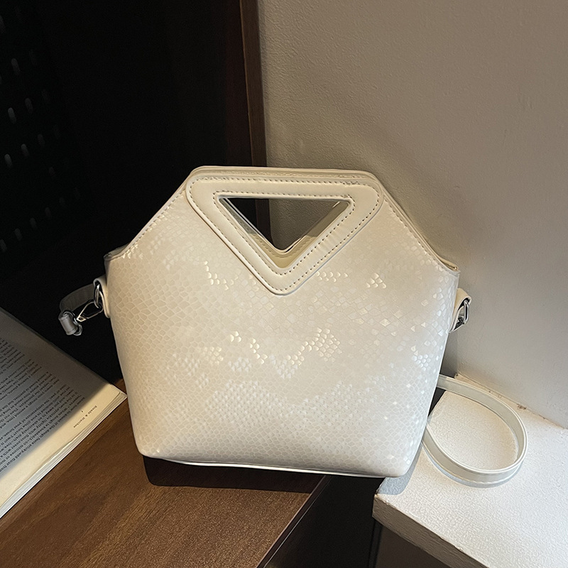 Luxury Brand Designer Bag Foreign Trade Niche Design Bag For Women 2025 New High-End Retro Single Shoulder Crossbody Bag Handheld Commuter Bucket Bag