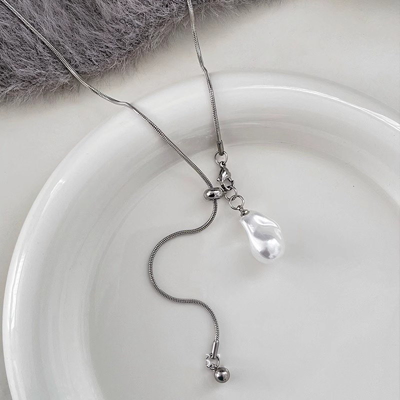 New Elegant Baroque Pearl Titanium Steel Necklace for Women, Autumn and Winter Simple High-end Long Non-fading Choker Sweater Chain Jewelry for Women